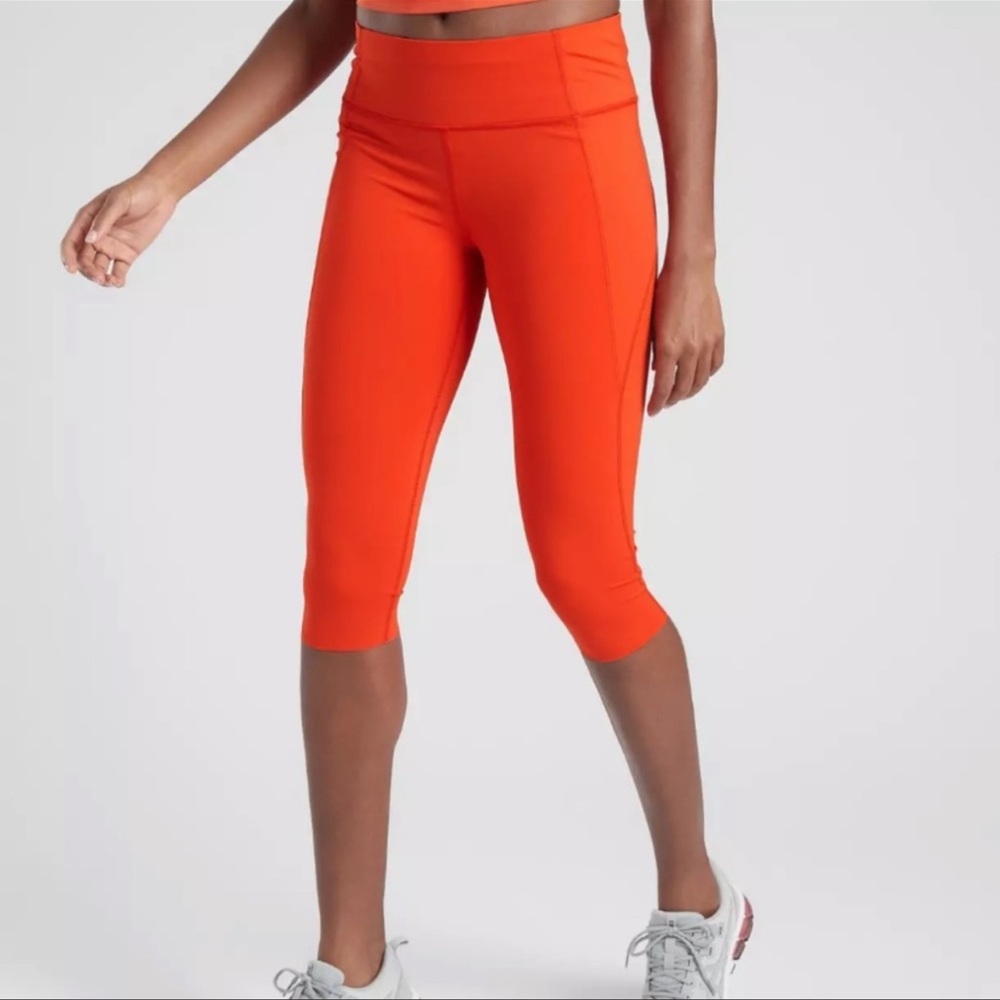 Athleta Velocity Stash Pocket Crop Capri Tights Leggings Small Bright Orange